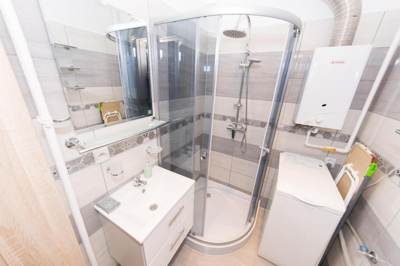 3-Bedroom Flat In City Center P4You Pl Krakau Exterior foto
